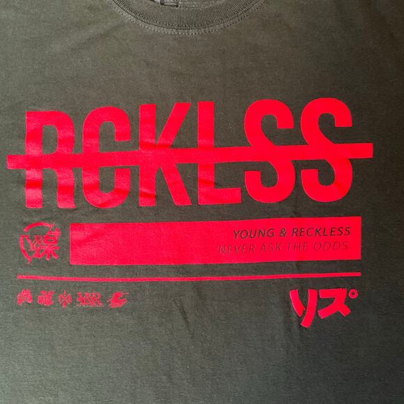 YR Men T-shirt size M Green Short Sleeve Young & Reckless Never Ask The Odds - Picture 5 of 7